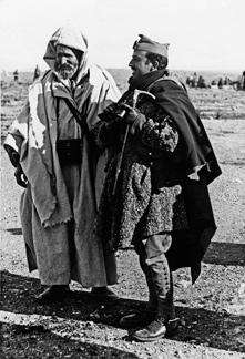 La Historia Trascendida - Francisco Franco Bahamonde con Ben Mizzián Ben Kassem, jefe de los Mazuza, cabila situada al sur de Melilla