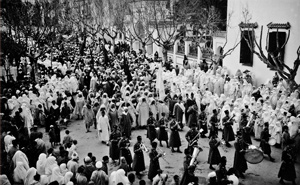 La Historia Trascendida - Desfile de tropas en Tetuán