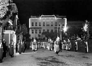La Historia Trascendida - Desfile de la guardia jalifiana ante el general Varela, mayo de 1949